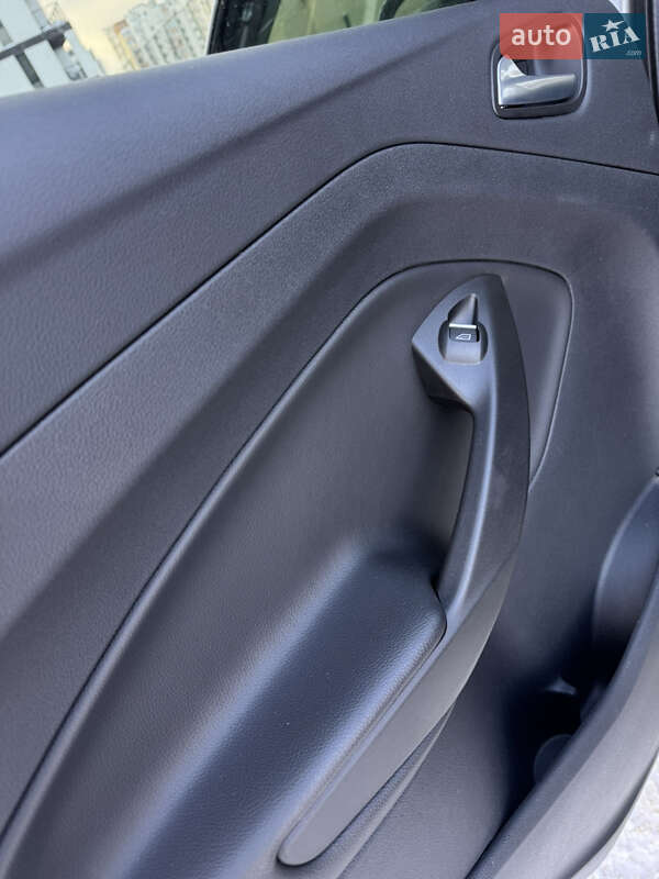 Внедорожник / Кроссовер Ford Kuga 2016 в Львове