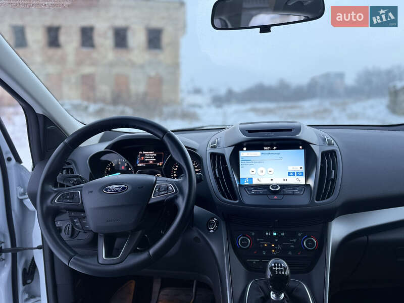 Внедорожник / Кроссовер Ford Kuga 2016 в Тульчине фото 26 Внедорожник / Кроссовер Ford Kuga 2016 в Тульчине