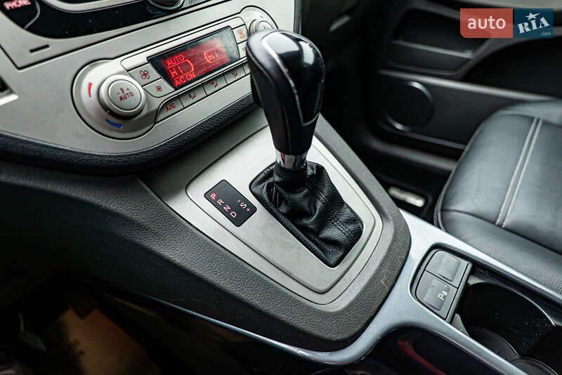 Позашляховик / Кросовер Ford Kuga 2012 в Києві фото 16 Позашляховик / Кросовер Ford Kuga 2012 в Києві