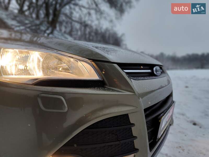 Внедорожник / Кроссовер Ford Kuga 2015 в Киеве