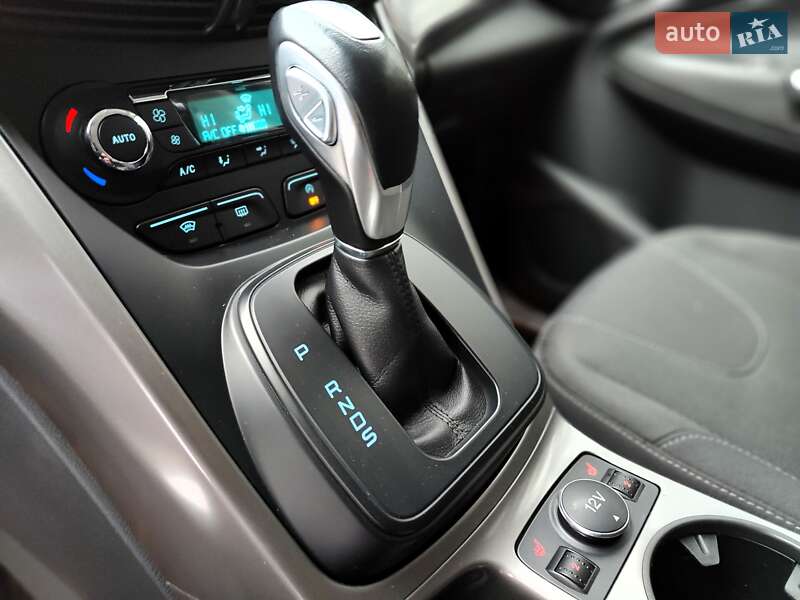 Внедорожник / Кроссовер Ford Kuga 2015 в Киеве