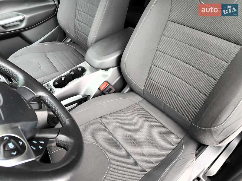 Внедорожник / Кроссовер Ford Kuga 2015 в Киеве