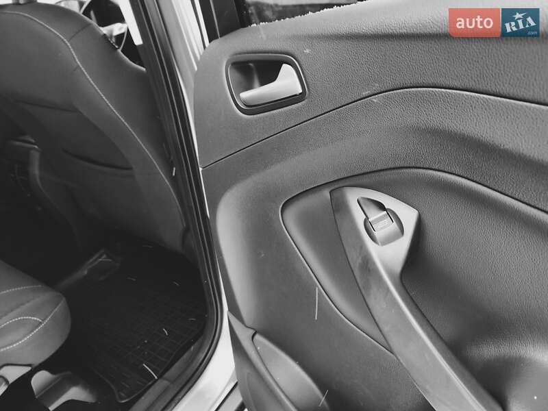 Внедорожник / Кроссовер Ford Kuga 2015 в Киеве