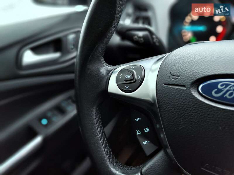 Внедорожник / Кроссовер Ford Kuga 2015 в Киеве