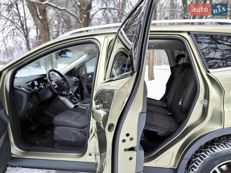 Внедорожник / Кроссовер Ford Kuga 2015 в Киеве