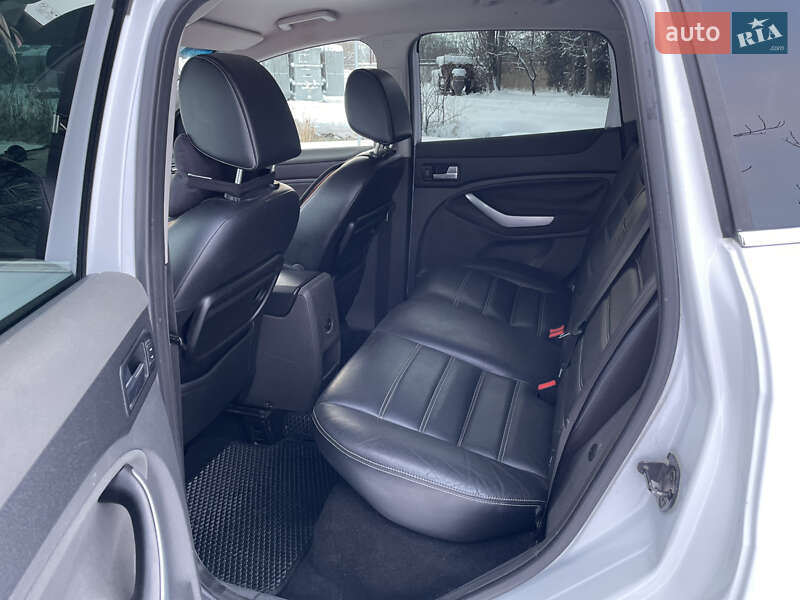 Внедорожник / Кроссовер Ford Kuga 2011 в Бурштыне