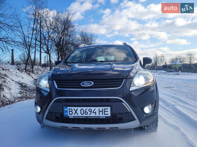 Позашляховик / Кросовер Ford Kuga 2012 в Чернівцях