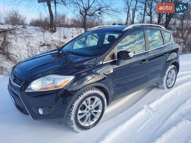 Позашляховик / Кросовер Ford Kuga 2012 в Чернівцях