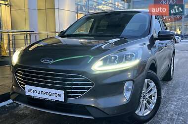 Позашляховик / Кросовер Ford Kuga 2020 в Києві