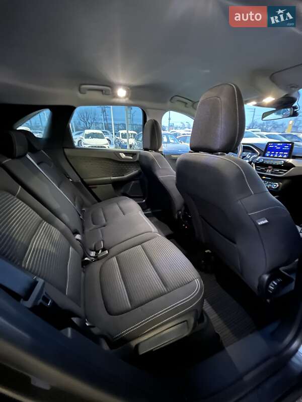 Внедорожник / Кроссовер Ford Kuga 2020 в Киеве