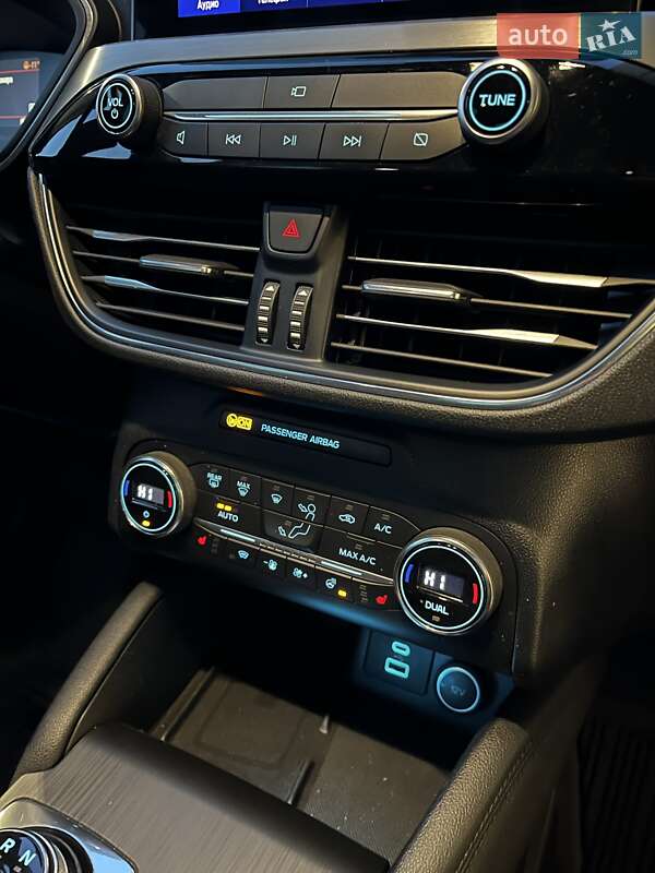 Внедорожник / Кроссовер Ford Kuga 2020 в Киеве