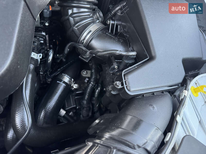 Внедорожник / Кроссовер Ford Kuga 2019 в Ровно