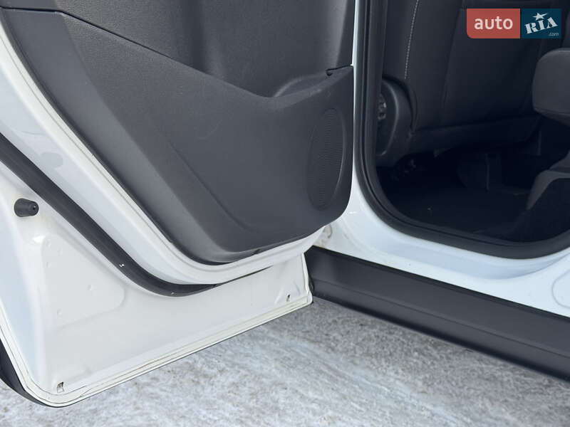 Внедорожник / Кроссовер Ford Kuga 2019 в Ровно