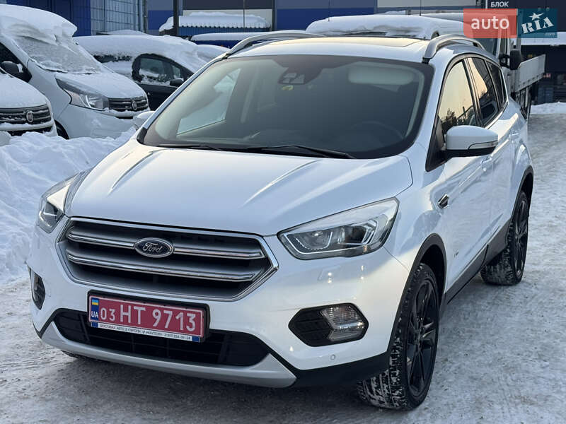 Внедорожник / Кроссовер Ford Kuga 2019 в Ровно