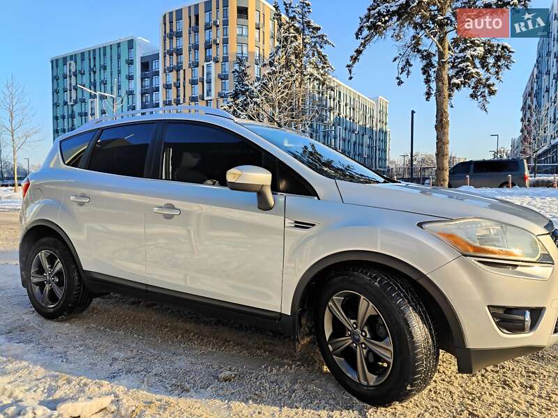 Внедорожник / Кроссовер Ford Kuga 2009 в Киеве