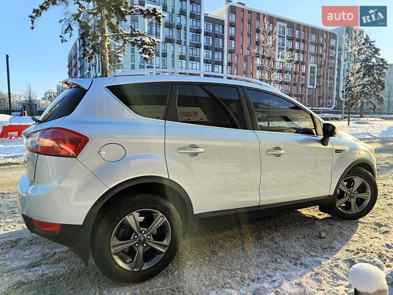 Внедорожник / Кроссовер Ford Kuga 2009 в Киеве