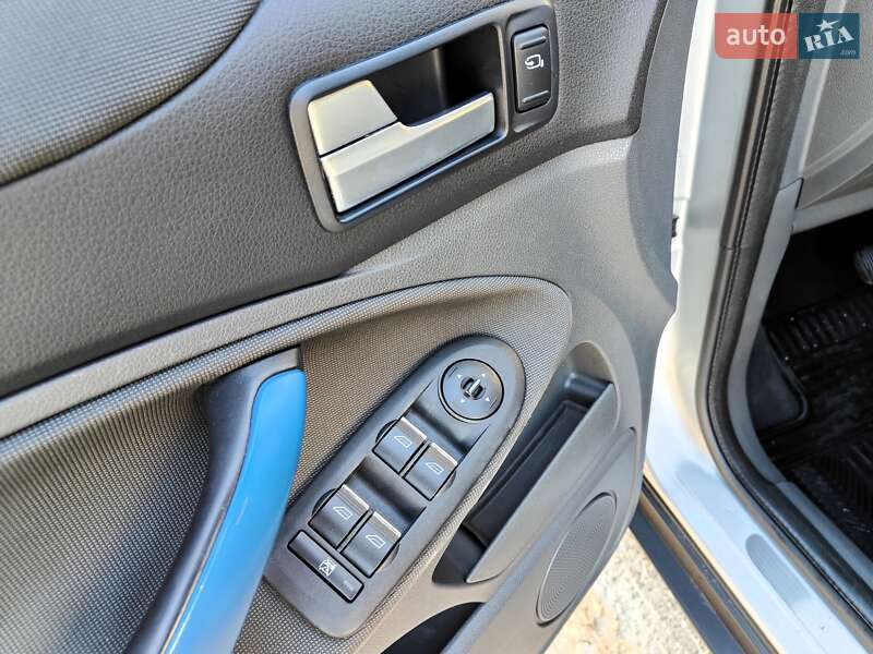 Внедорожник / Кроссовер Ford Kuga 2009 в Киеве