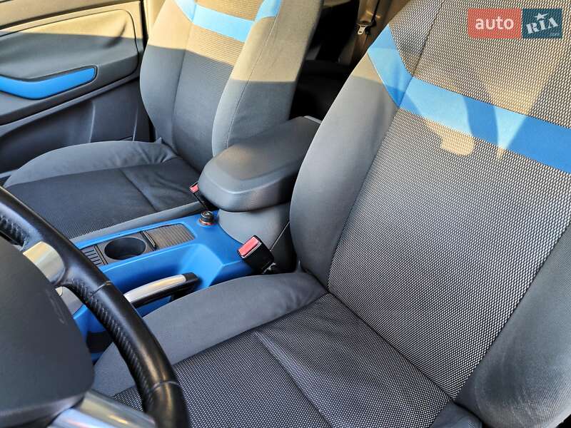 Внедорожник / Кроссовер Ford Kuga 2009 в Киеве