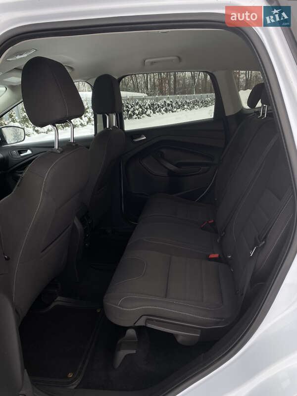 Позашляховик / Кросовер Ford Kuga 2013 в Луцьку