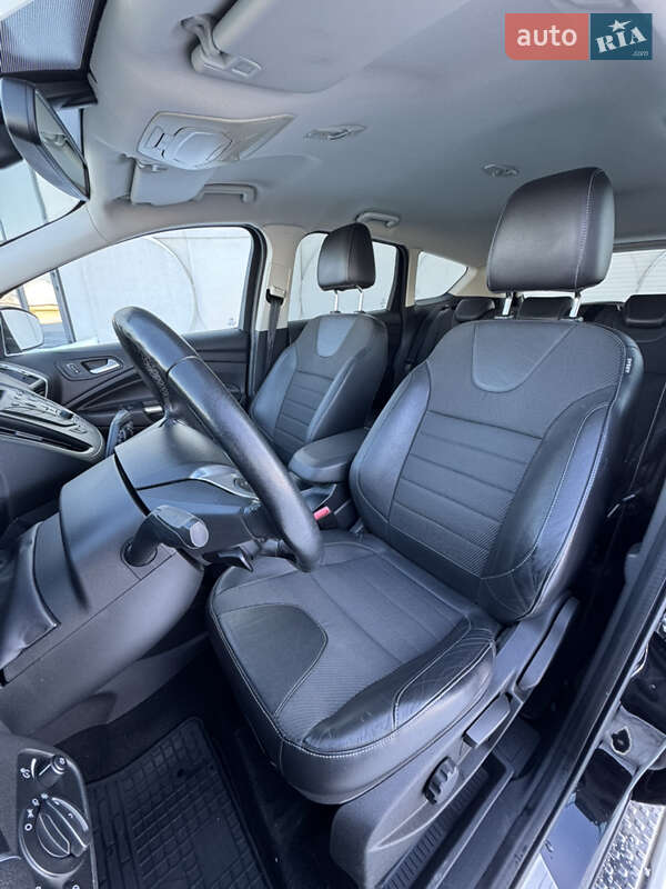 Внедорожник / Кроссовер Ford Kuga 2013 в Луцке