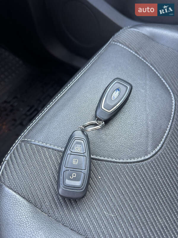 Внедорожник / Кроссовер Ford Kuga 2013 в Луцке