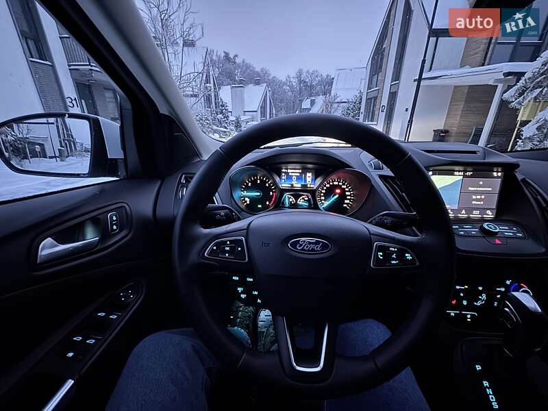 Позашляховик / Кросовер Ford Kuga 2019 в Києві