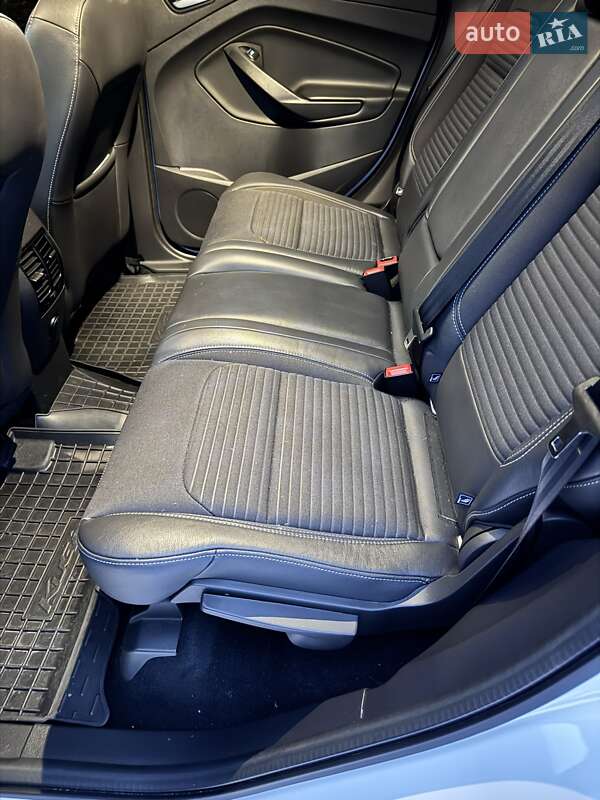 Позашляховик / Кросовер Ford Kuga 2019 в Києві