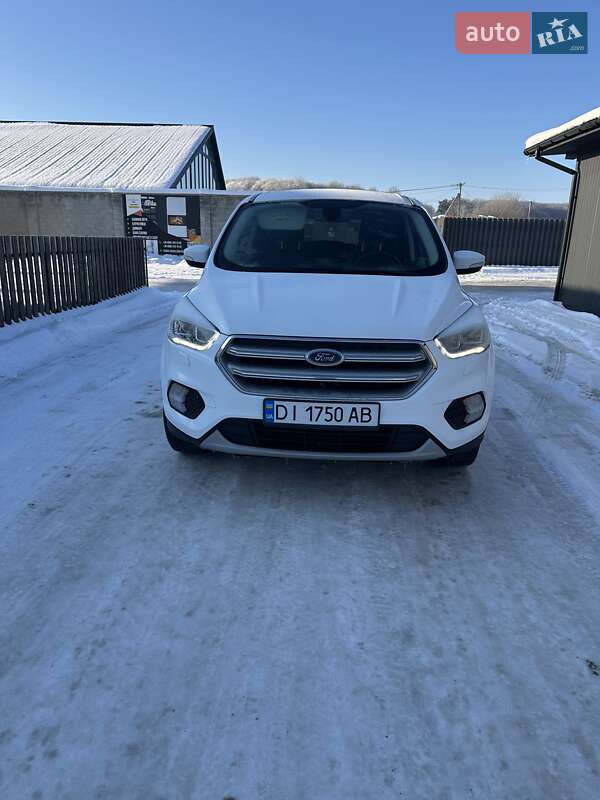 Внедорожник / Кроссовер Ford Kuga 2017 в Львове