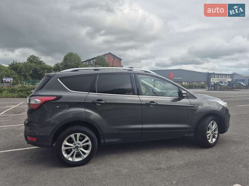 Внедорожник / Кроссовер Ford Kuga 2019 в Львове