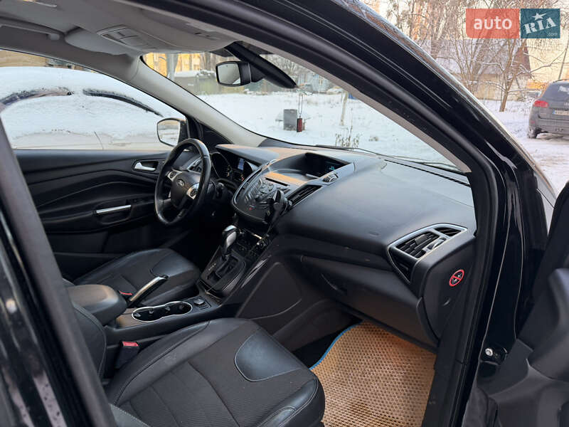 Позашляховик / Кросовер Ford Kuga 2014 в Києві