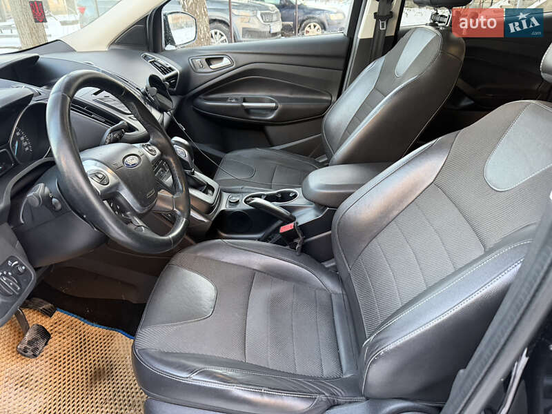 Позашляховик / Кросовер Ford Kuga 2014 в Києві