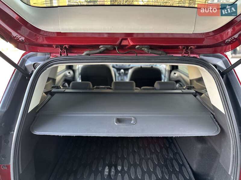 Внедорожник / Кроссовер Ford Kuga 2015 в Львове фото 90 Внедорожник / Кроссовер Ford Kuga 2015 в Львове