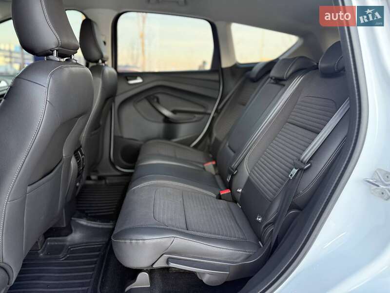 Позашляховик / Кросовер Ford Kuga 2019 в Києві