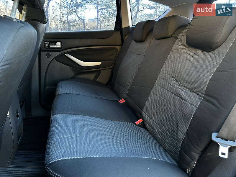 Внедорожник / Кроссовер Ford Kuga 2011 в Николаеве