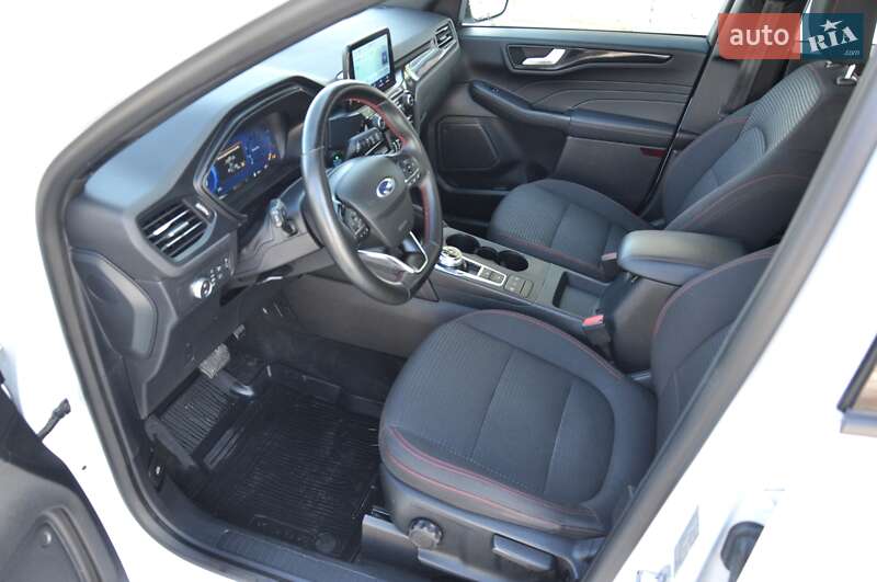 Позашляховик / Кросовер Ford Kuga 2021 в Львові