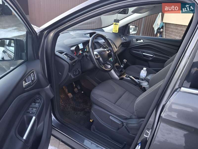 Внедорожник / Кроссовер Ford Kuga 2016 в Ивано-Франковске
