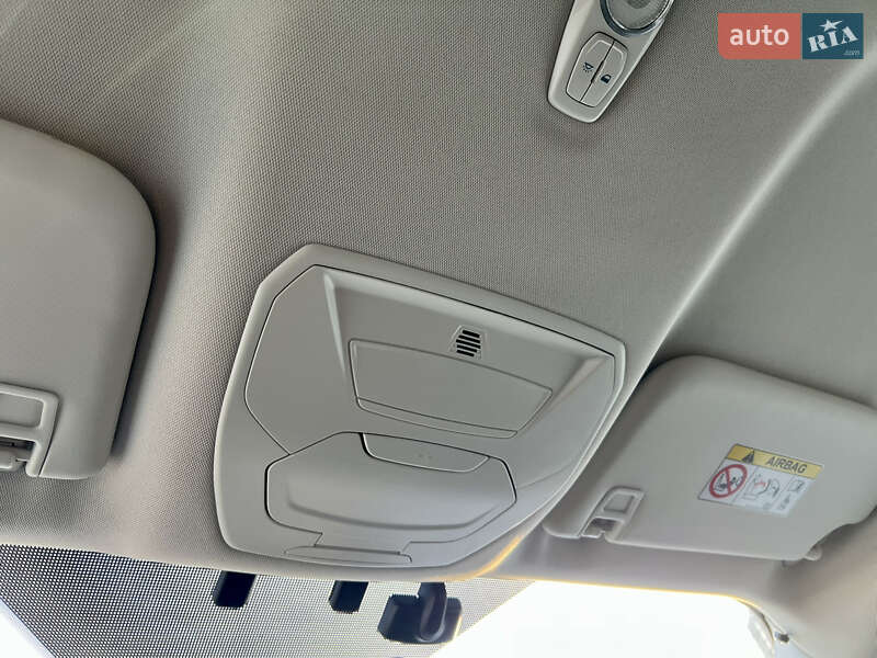 Позашляховик / Кросовер Ford Kuga 2016 в Києві