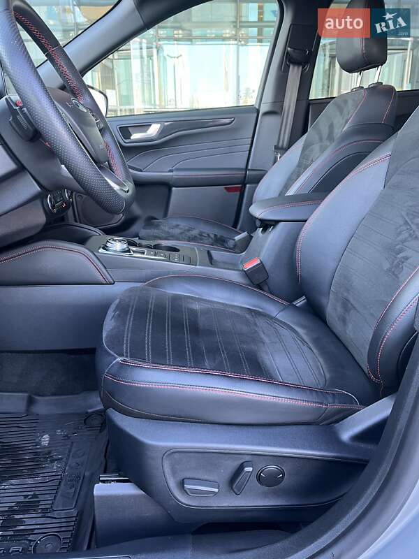 Позашляховик / Кросовер Ford Kuga 2023 в Києві