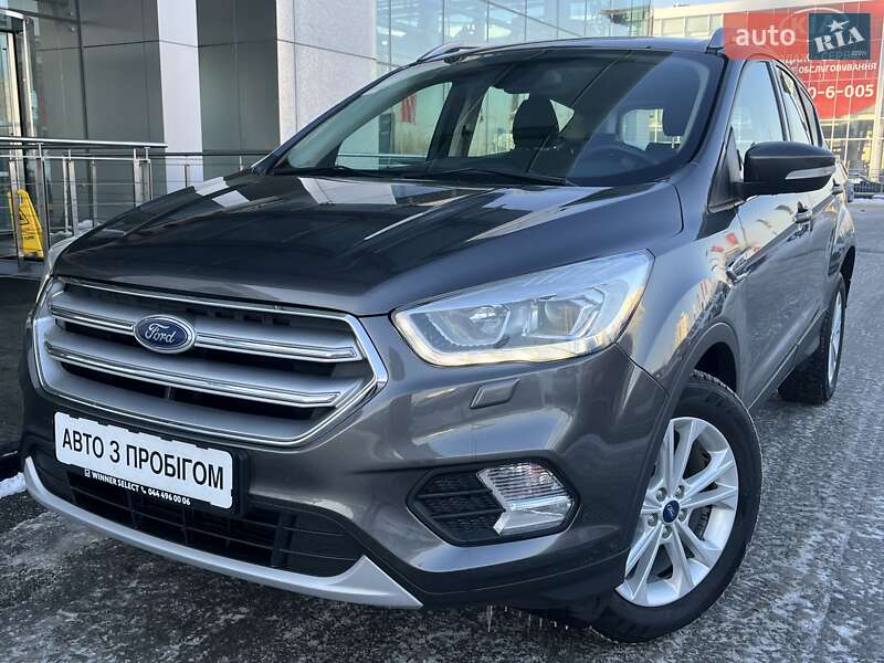 Позашляховик / Кросовер Ford Kuga 2019 в Києві