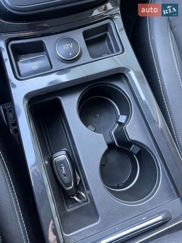 Позашляховик / Кросовер Ford Kuga 2019 в Києві