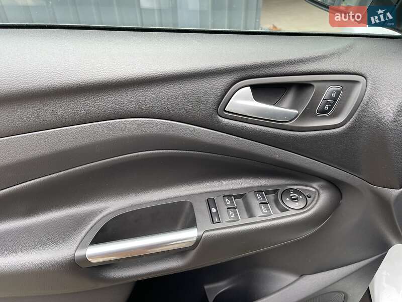 Позашляховик / Кросовер Ford Kuga 2016 в Миколаєві фото 14 Позашляховик / Кросовер Ford Kuga 2016 в Миколаєві