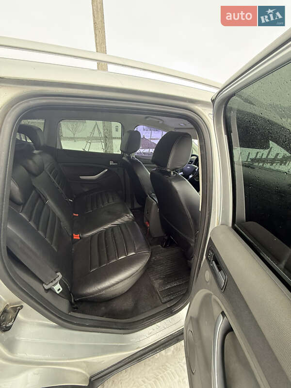 Позашляховик / Кросовер Ford Kuga 2012 в Івано-Франківську