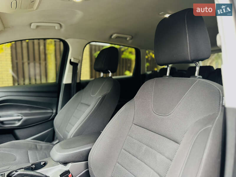 Позашляховик / Кросовер Ford Kuga 2013 в Києві