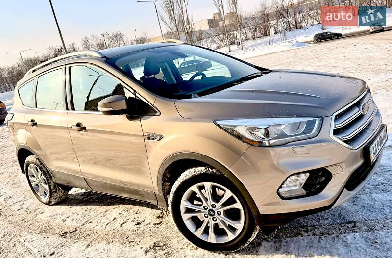 Позашляховик / Кросовер Ford Kuga 2019 в Києві фото 2 Позашляховик / Кросовер Ford Kuga 2019 в Києві