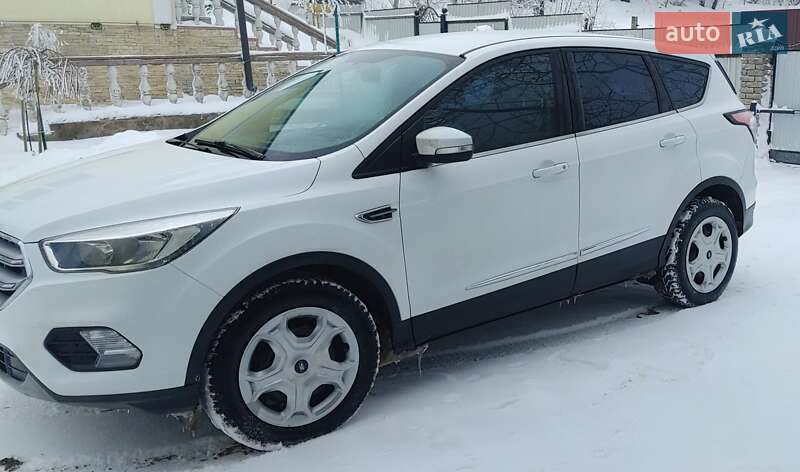 Позашляховик / Кросовер Ford Kuga 2017 в Кам'янець-Подільському фото Позашляховик / Кросовер Ford Kuga 2017 в Кам'янець-Подільському