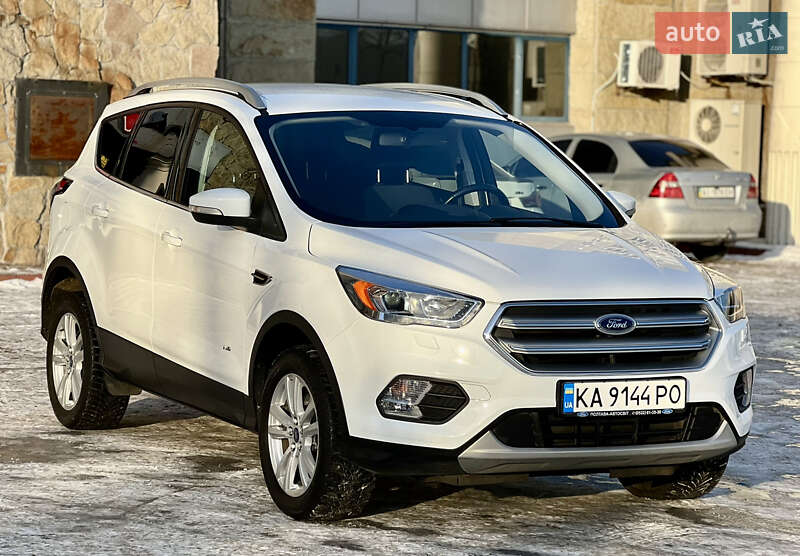 Внедорожник / Кроссовер Ford Kuga 2016 в Киеве фото 9 Внедорожник / Кроссовер Ford Kuga 2016 в Киеве