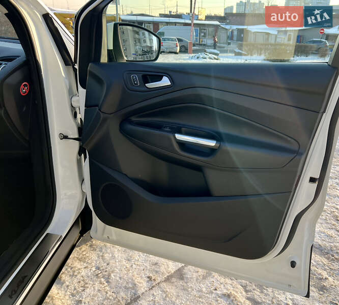 Внедорожник / Кроссовер Ford Kuga 2016 в Киеве фото 37 Внедорожник / Кроссовер Ford Kuga 2016 в Киеве