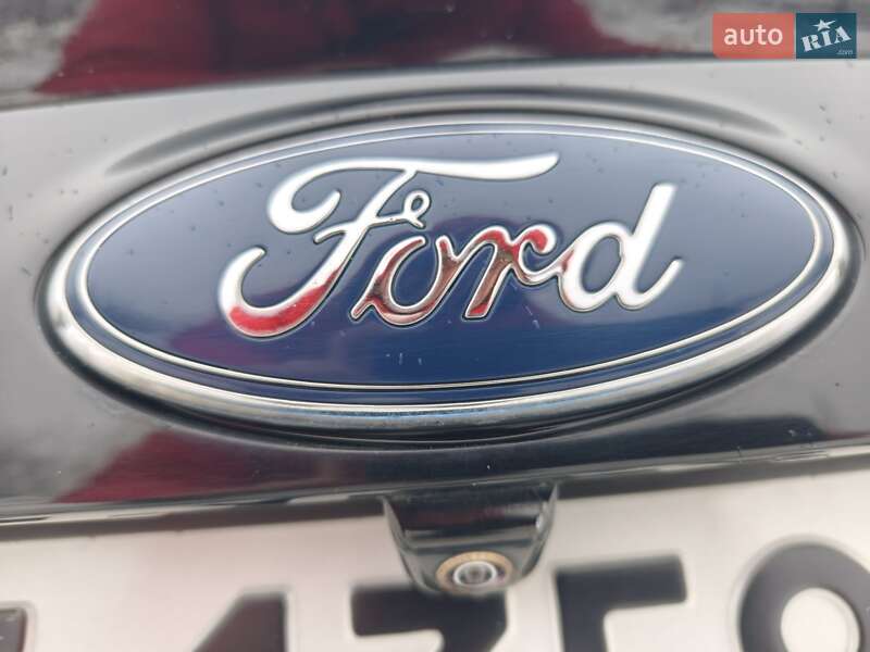 Внедорожник / Кроссовер Ford Kuga 2016 в Киеве