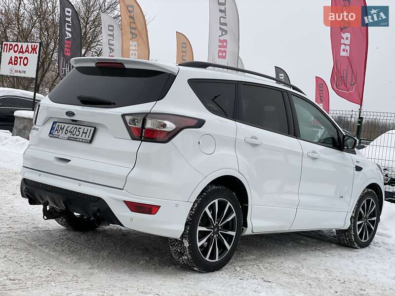 Внедорожник / Кроссовер Ford Kuga 2017 в Бердичеве