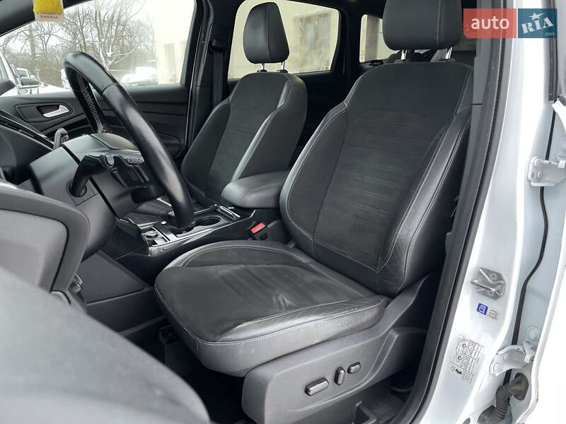 Внедорожник / Кроссовер Ford Kuga 2017 в Бердичеве